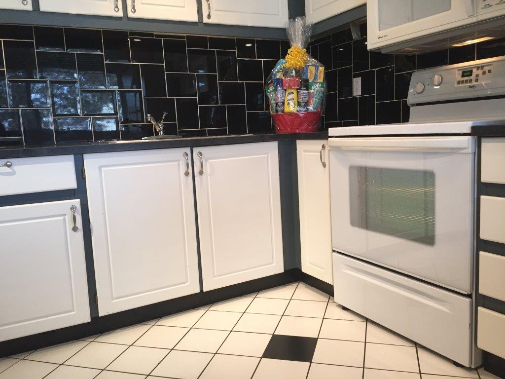 QUALITY 3-Bedroom Townhome ~ 1100 sqft ~ Rented NOW! - Thumbnail 24
