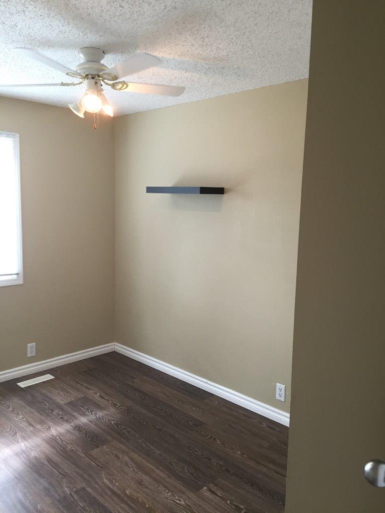 QUALITY 3-Bedroom Townhome ~ 1100 sqft ~ Rented NOW! - Thumbnail 40