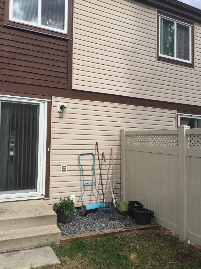 QUALITY 3-Bedroom Townhome ~ 1100 sqft ~ Rented NOW! - Thumbnail 100