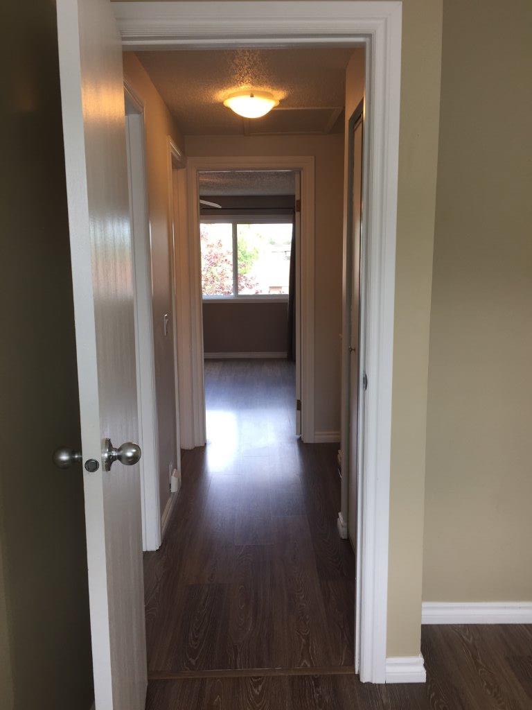 QUALITY 3-Bedroom Townhome ~ 1100 sqft ~ Rented NOW! - Thumbnail 4
