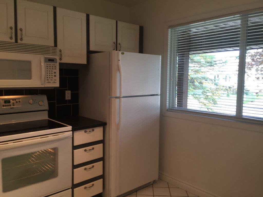 QUALITY 3-Bedroom Townhome ~ 1100 sqft ~ Rented NOW! - Thumbnail 28
