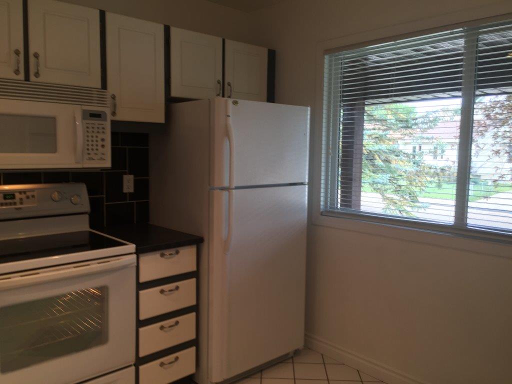 QUALITY 3-Bedroom Townhome ~ 1100 sqft ~ Rented NOW! - Thumbnail 29