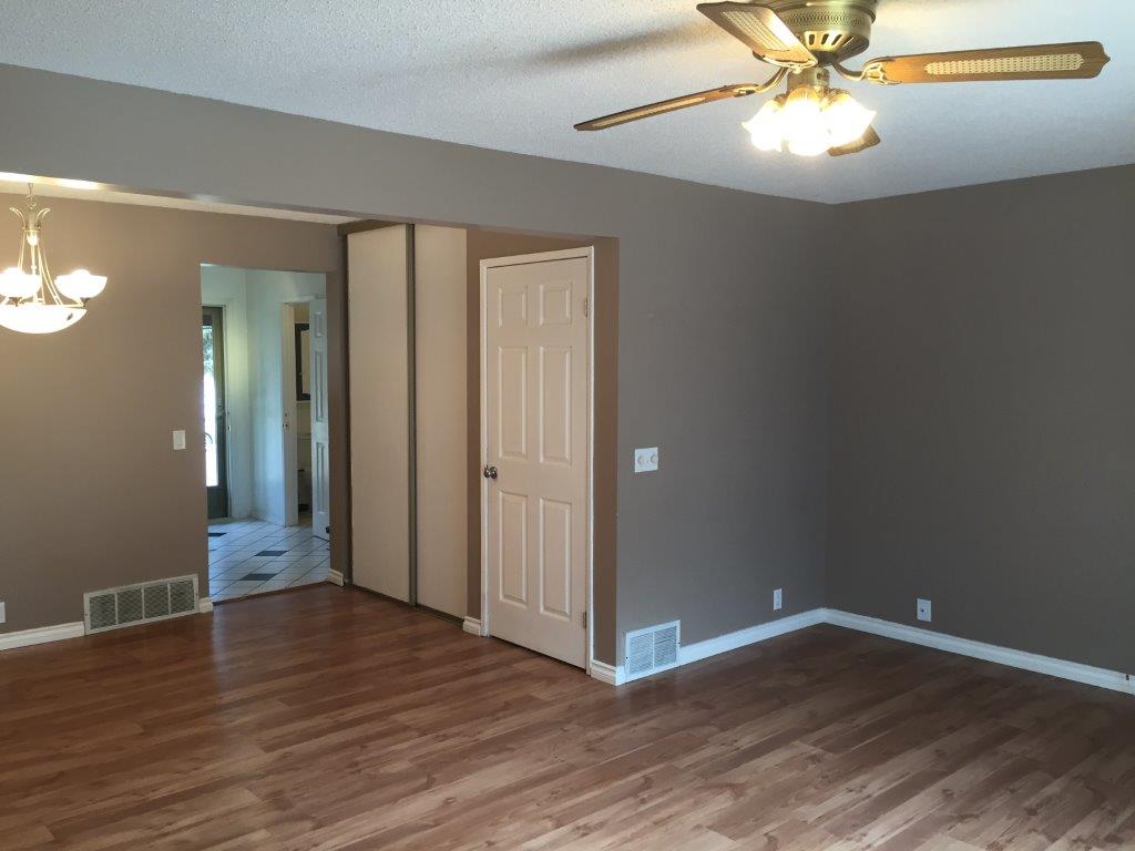 QUALITY 3-Bedroom Townhome ~ 1100 sqft ~ Rented NOW! - Thumbnail 6