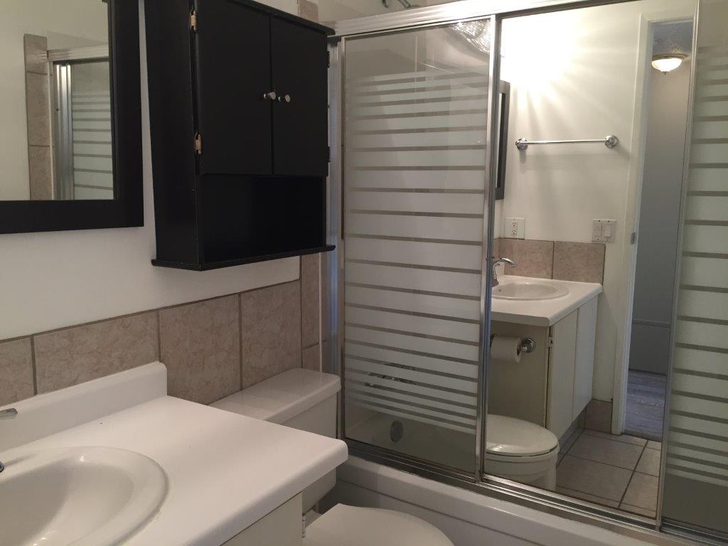 QUALITY 3-Bedroom Townhome ~ 1100 sqft ~ Rented NOW! - Thumbnail 65