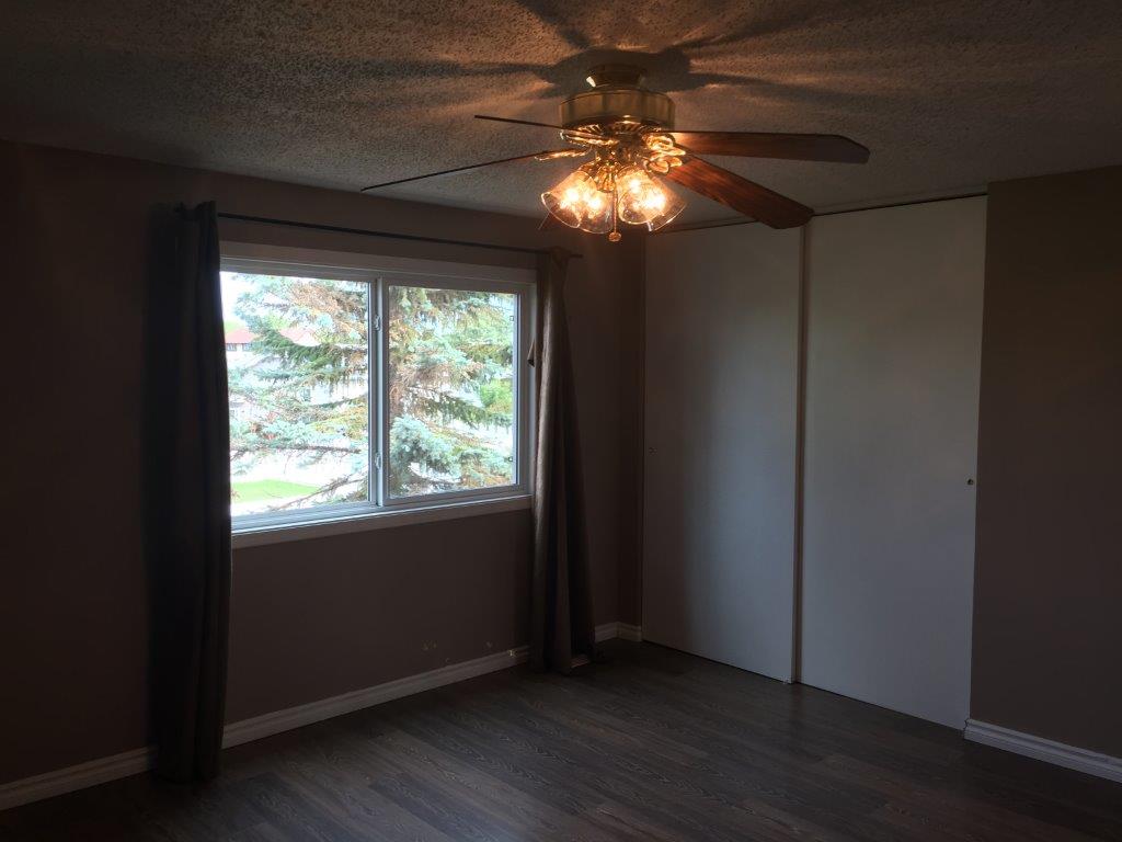 QUALITY 3-Bedroom Townhome ~ 1100 sqft ~ Rented NOW! - Thumbnail 47