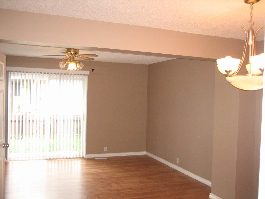 QUALITY 3-Bedroom Townhome ~ 1100 sqft ~ Rented NOW! - Image 1