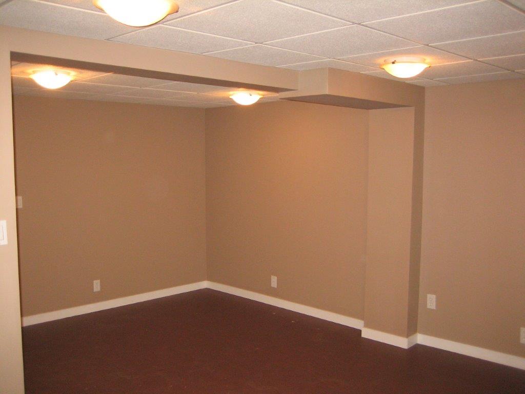QUALITY 3-Bedroom Townhome ~ 1100 sqft ~ Rented NOW! - Thumbnail 77
