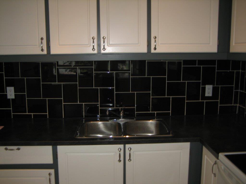 QUALITY 3-Bedroom Townhome ~ 1100 sqft ~ Rented NOW! - Thumbnail 34