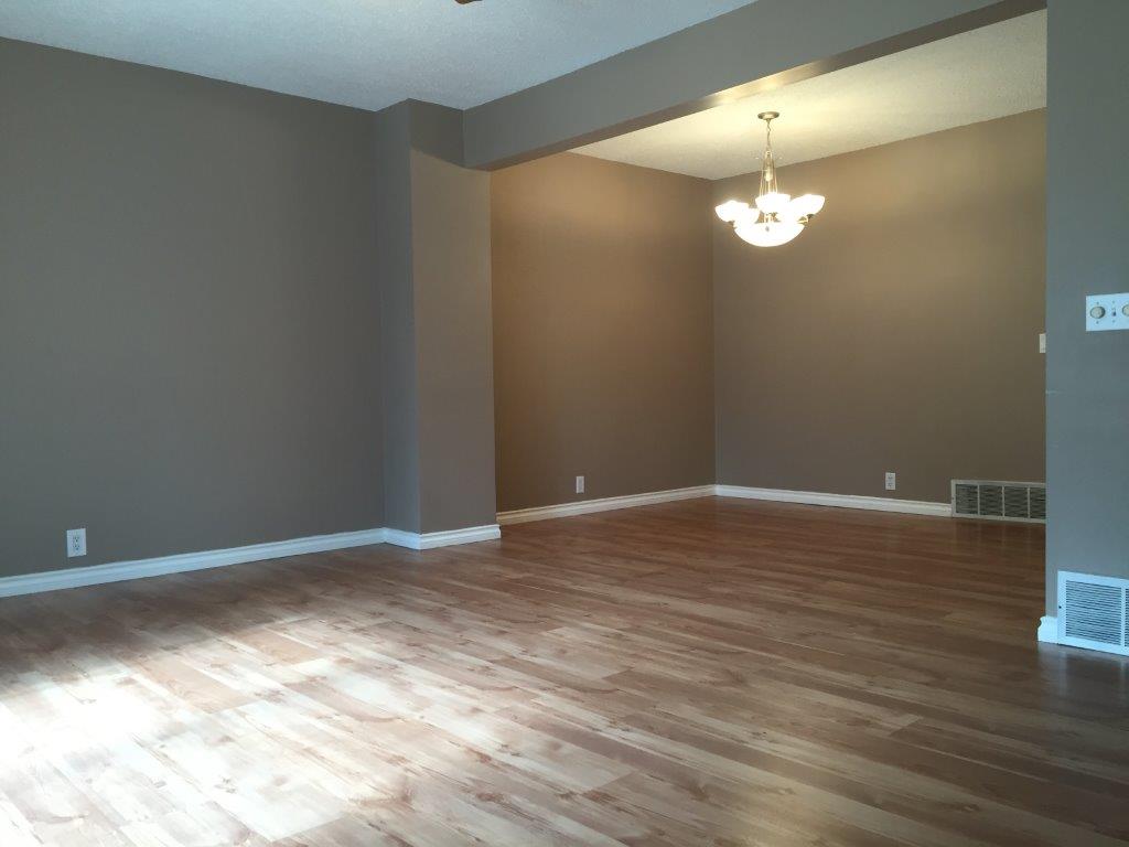 QUALITY 3-Bedroom Townhome ~ 1100 sqft ~ Rented NOW! - Thumbnail 11