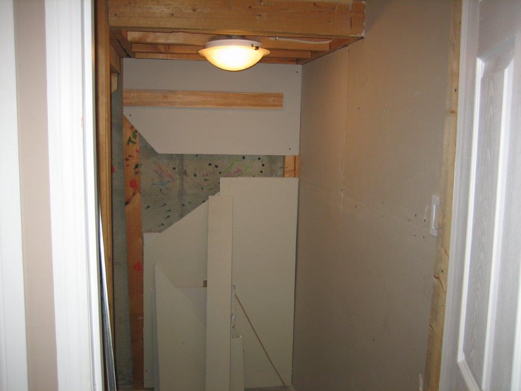 QUALITY 3-Bedroom Townhome ~ 1100 sqft ~ Rented NOW! - Thumbnail 21