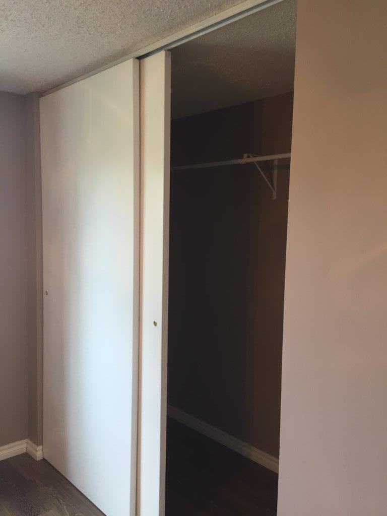 QUALITY 3-Bedroom Townhome ~ 1100 sqft ~ Rented NOW! - Thumbnail 60