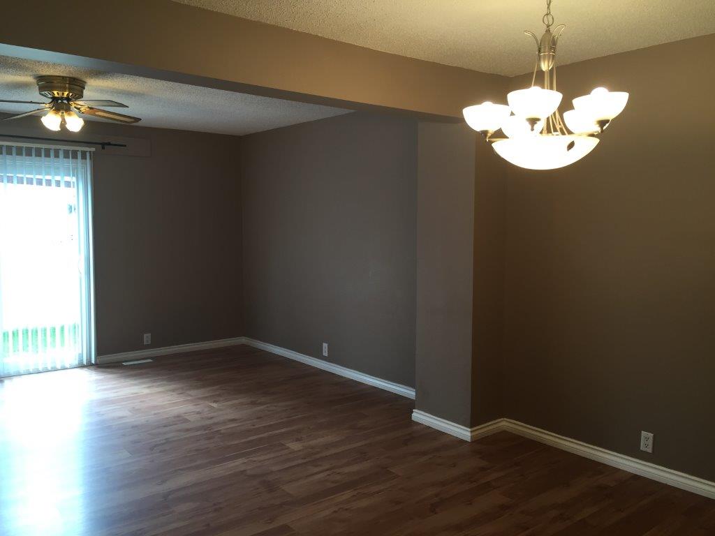 QUALITY 3-Bedroom Townhome ~ 1100 sqft ~ Rented NOW! - Thumbnail 3
