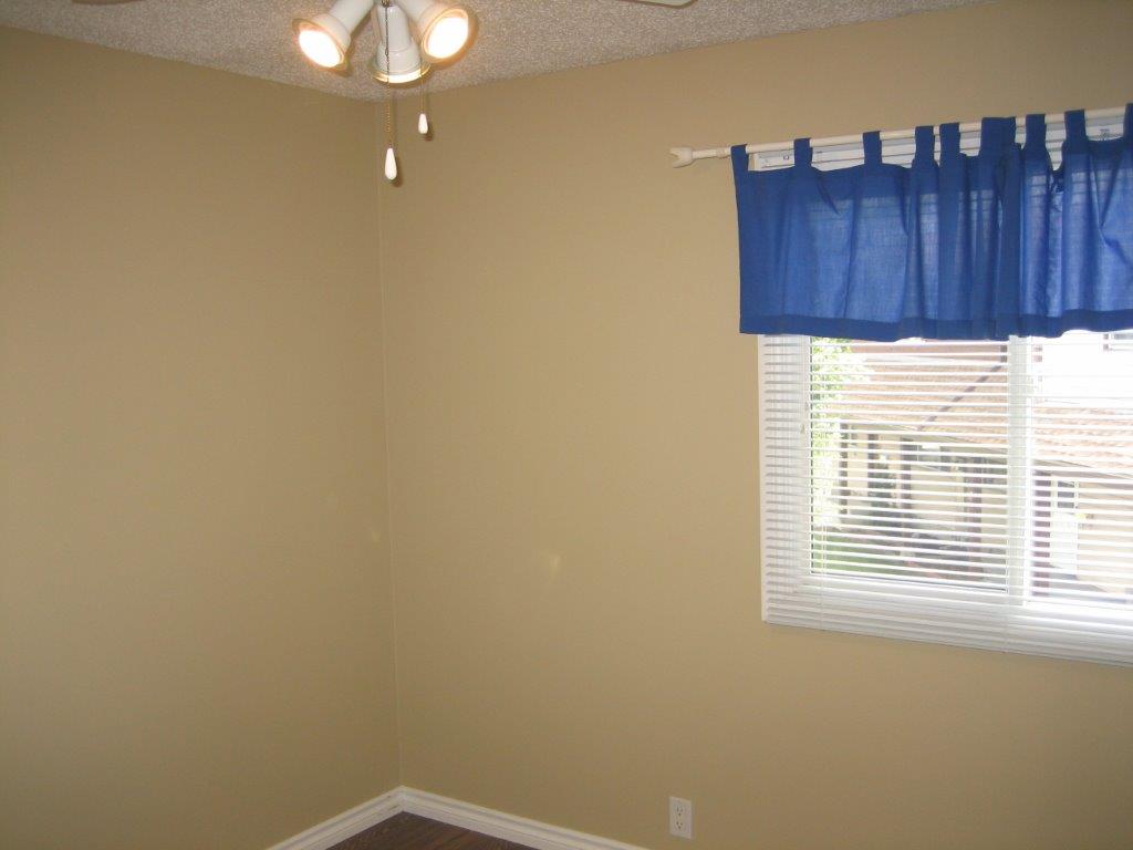 QUALITY 3-Bedroom Townhome ~ 1100 sqft ~ Rented NOW! - Thumbnail 55