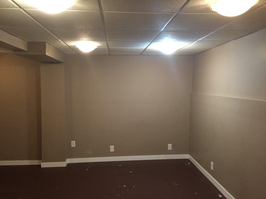 QUALITY 3-Bedroom Townhome ~ 1100 sqft ~ Rented NOW! - Thumbnail 80