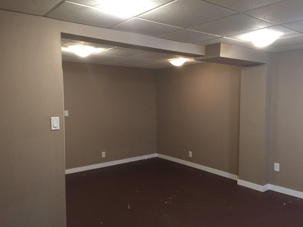 QUALITY 3-Bedroom Townhome ~ 1100 sqft ~ Rented NOW! - Thumbnail 81