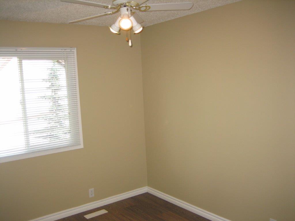 QUALITY 3-Bedroom Townhome ~ 1100 sqft ~ Rented NOW! - Thumbnail 49