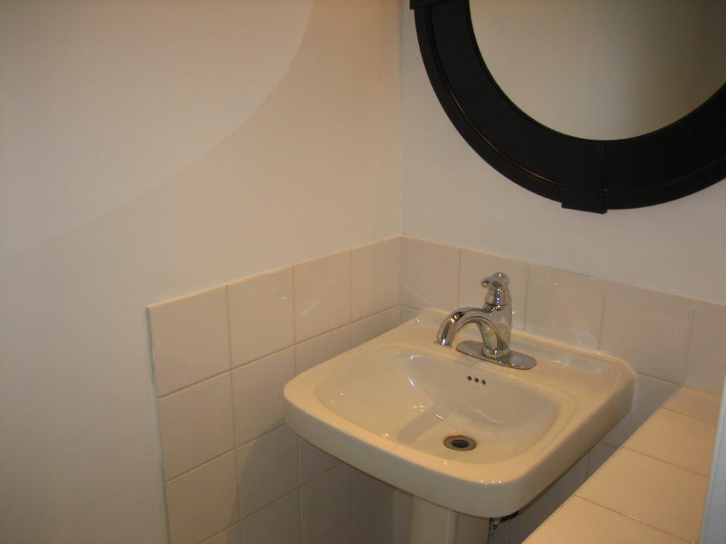 QUALITY 3-Bedroom Townhome ~ 1100 sqft ~ Rented NOW! - Thumbnail 70