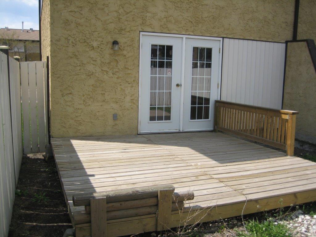 FRESH CLEAN Comfortable Townhome * 3-Bedrooms * 1.5 Bathrooms * Finished Basement - Thumbnail 46