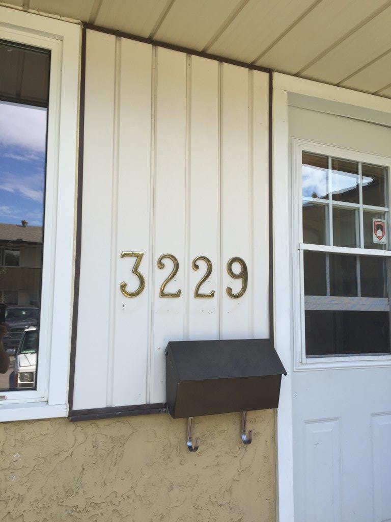 FRESH CLEAN Comfortable Townhome * 3-Bedrooms * 1.5 Bathrooms * Finished Basement - Thumbnail 42