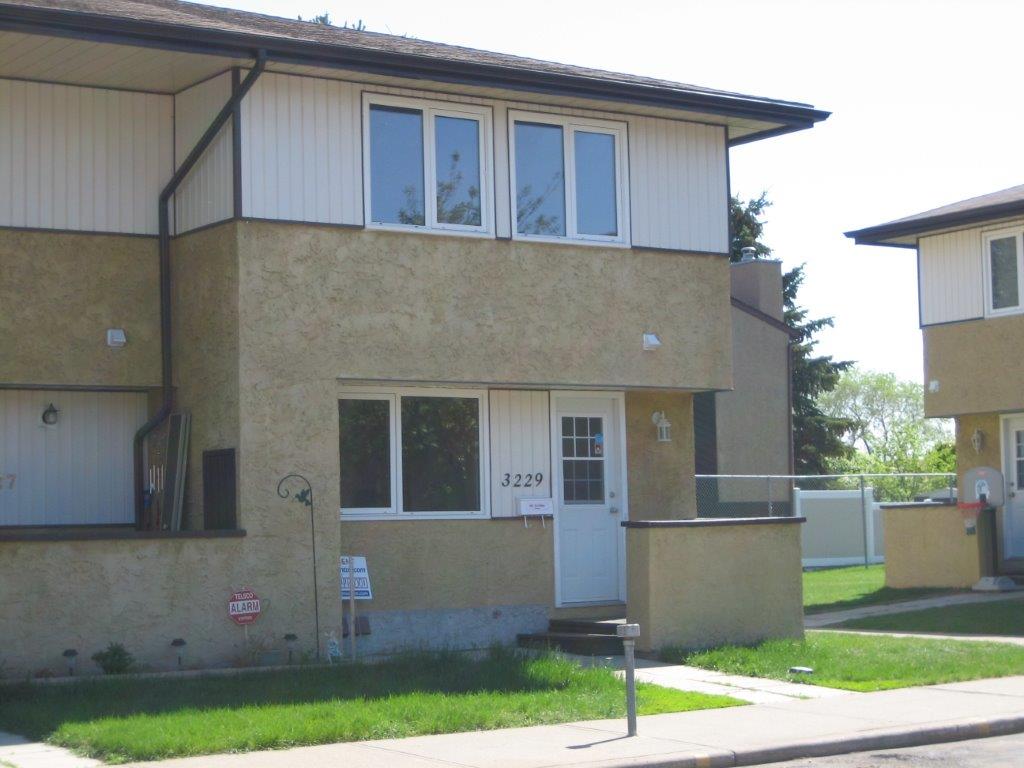 FRESH CLEAN Comfortable Townhome * 3-Bedrooms * 1.5 Bathrooms * Finished Basement - Thumbnail 43