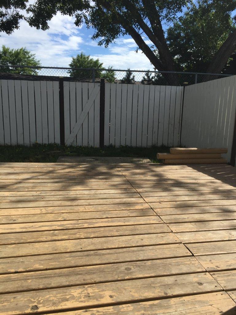 FRESH CLEAN Comfortable Townhome * 3-Bedrooms * 1.5 Bathrooms * Finished Basement - Thumbnail 48