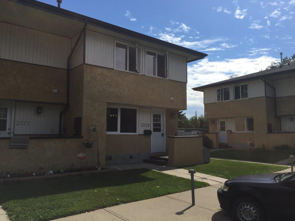 FRESH CLEAN Comfortable Townhome * 3-Bedrooms * 1.5 Bathrooms * Finished Basement - Thumbnail 38