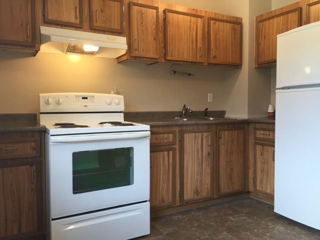 FRESH CLEAN Comfortable Townhome * 3-Bedrooms * 1.5 Bathrooms * Finished Basement - Thumbnail 11