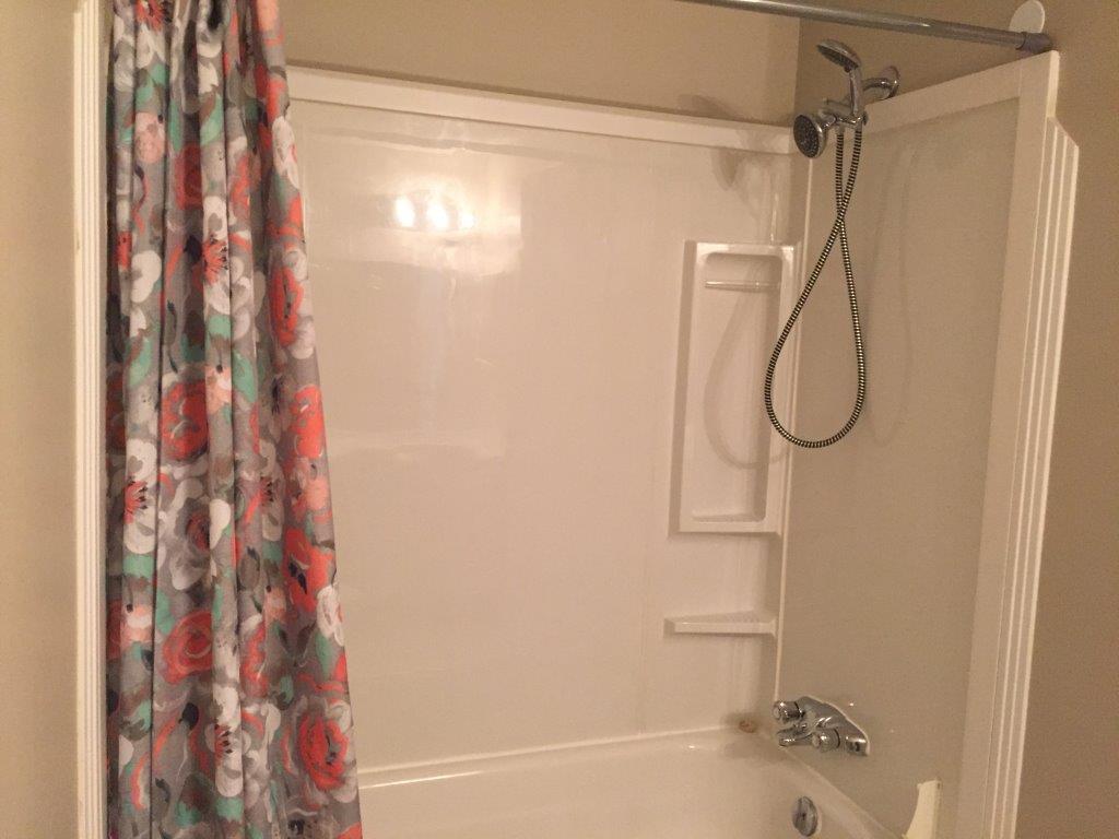 FRESH CLEAN Comfortable Townhome * 3-Bedrooms * 1.5 Bathrooms * Finished Basement - Thumbnail 28