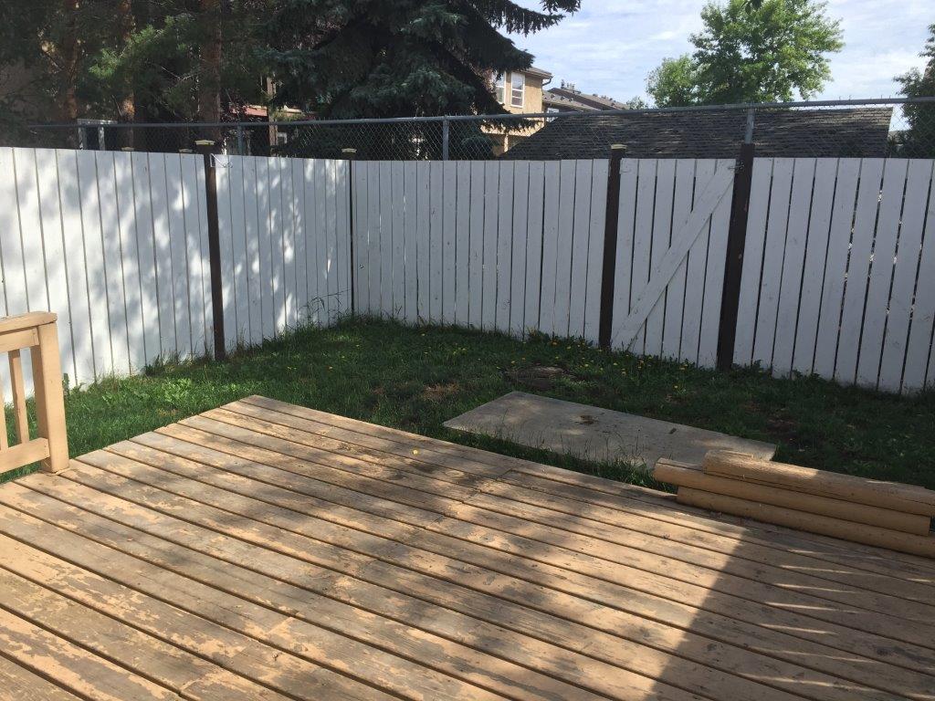 FRESH CLEAN Comfortable Townhome * 3-Bedrooms * 1.5 Bathrooms * Finished Basement - Thumbnail 49