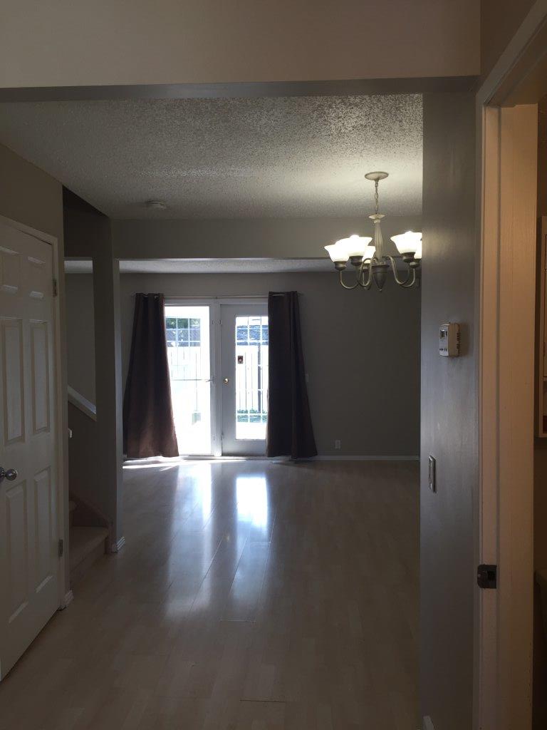 FRESH CLEAN Comfortable Townhome * 3-Bedrooms * 1.5 Bathrooms * Finished Basement - Thumbnail 3