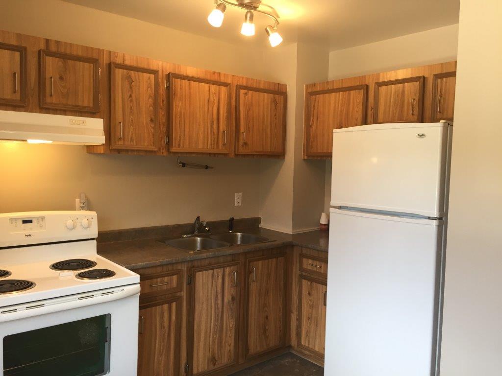 FRESH CLEAN Comfortable Townhome * 3-Bedrooms * 1.5 Bathrooms * Finished Basement - Thumbnail 12