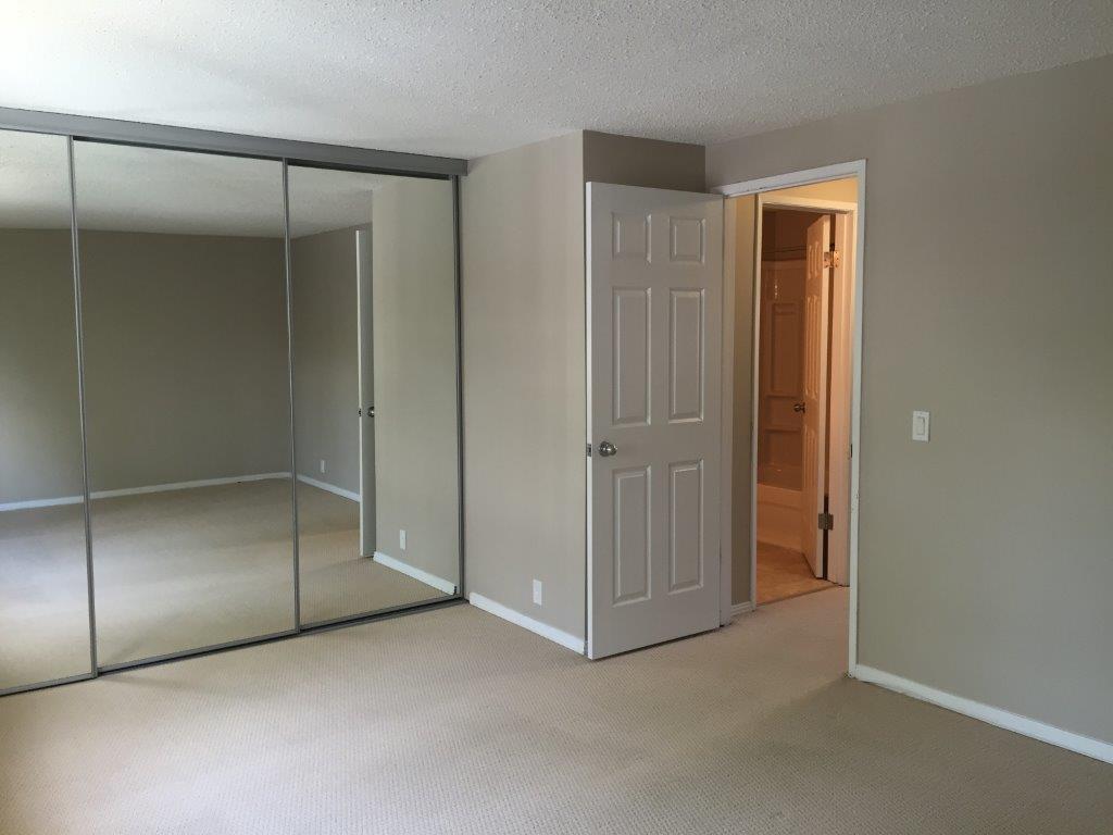 FRESH CLEAN Comfortable Townhome * 3-Bedrooms * 1.5 Bathrooms * Finished Basement - Thumbnail 19
