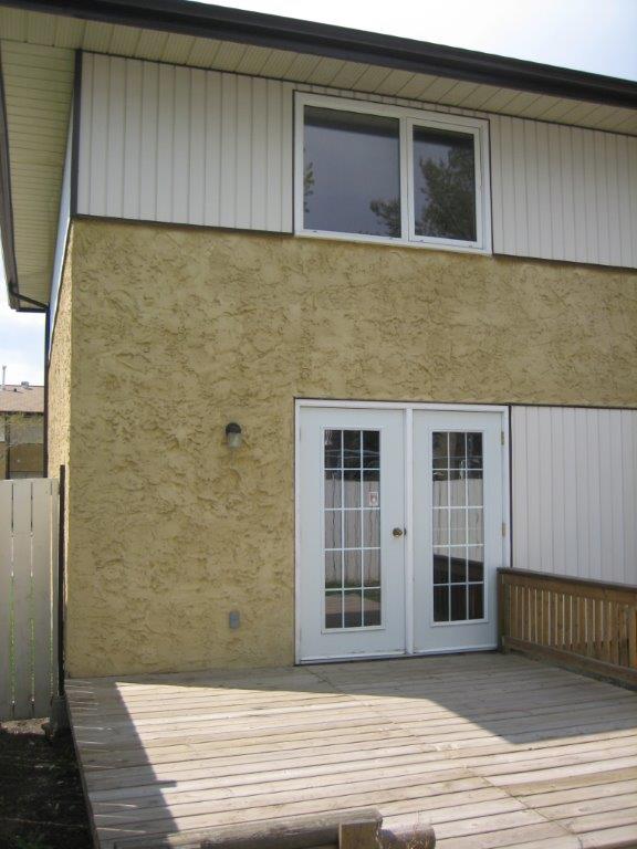 FRESH CLEAN Comfortable Townhome * 3-Bedrooms * 1.5 Bathrooms * Finished Basement - Thumbnail 47
