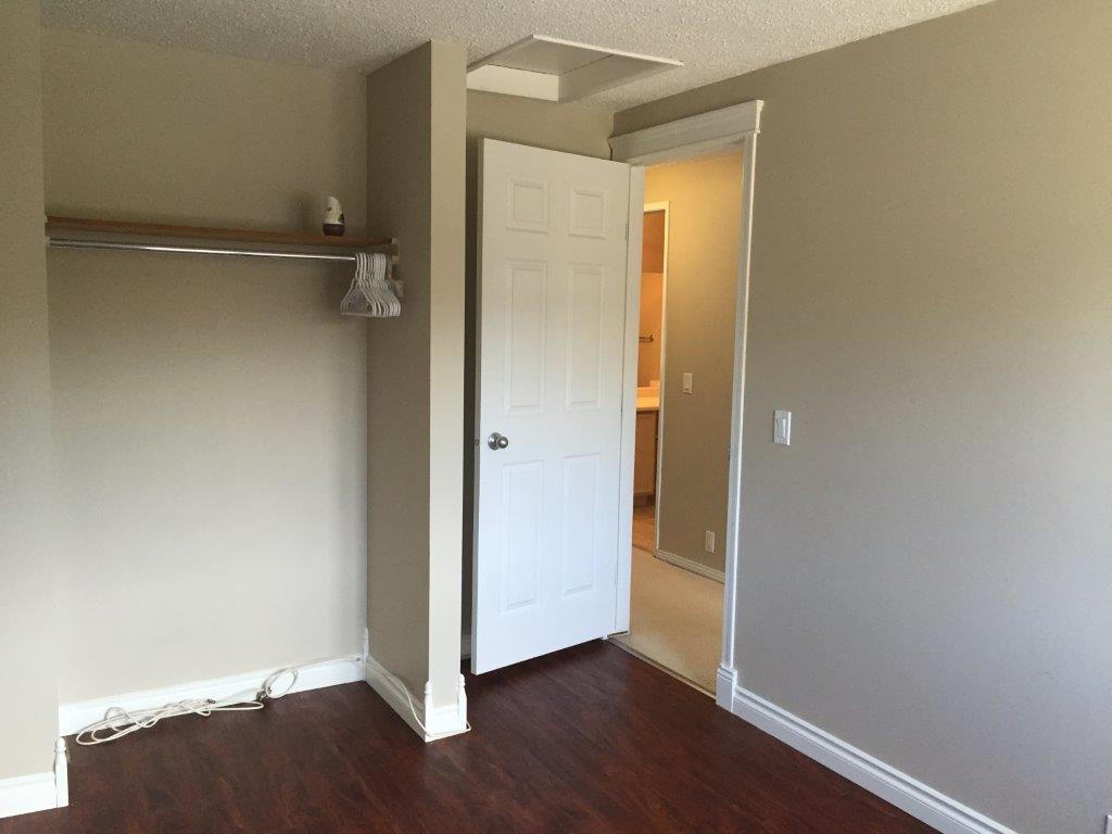 FRESH CLEAN Comfortable Townhome * 3-Bedrooms * 1.5 Bathrooms * Finished Basement - Thumbnail 20