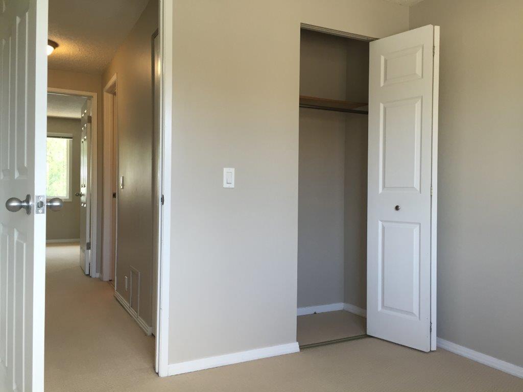 FRESH CLEAN Comfortable Townhome * 3-Bedrooms * 1.5 Bathrooms * Finished Basement - Thumbnail 21