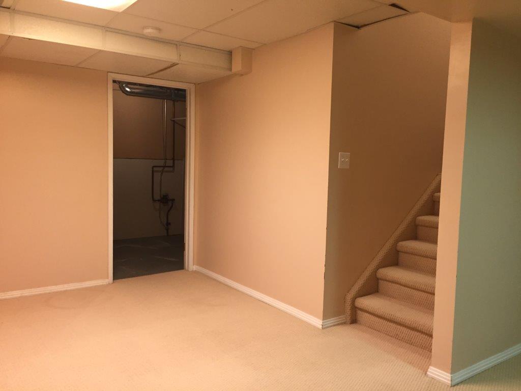 FRESH CLEAN Comfortable Townhome * 3-Bedrooms * 1.5 Bathrooms * Finished Basement - Thumbnail 31