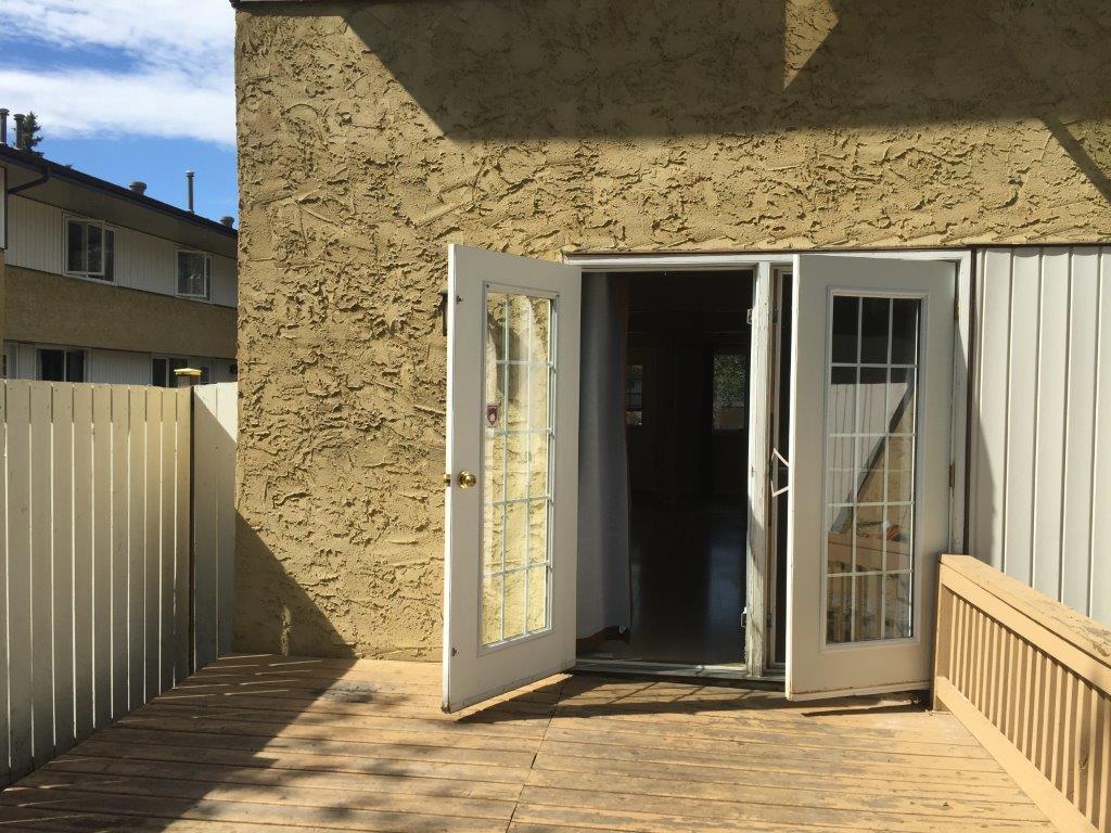 FRESH CLEAN Comfortable Townhome * 3-Bedrooms * 1.5 Bathrooms * Finished Basement - Thumbnail 6