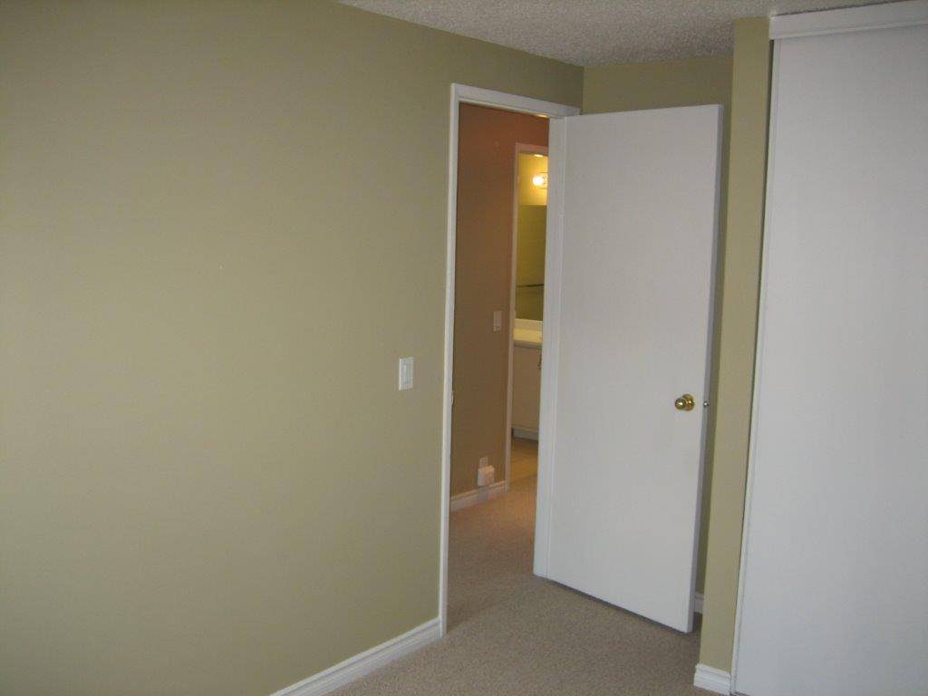 Fully-Renovated 3-Bedroom Family-Friendly Townhome + BONUS Basement Development! - Thumbnail 59