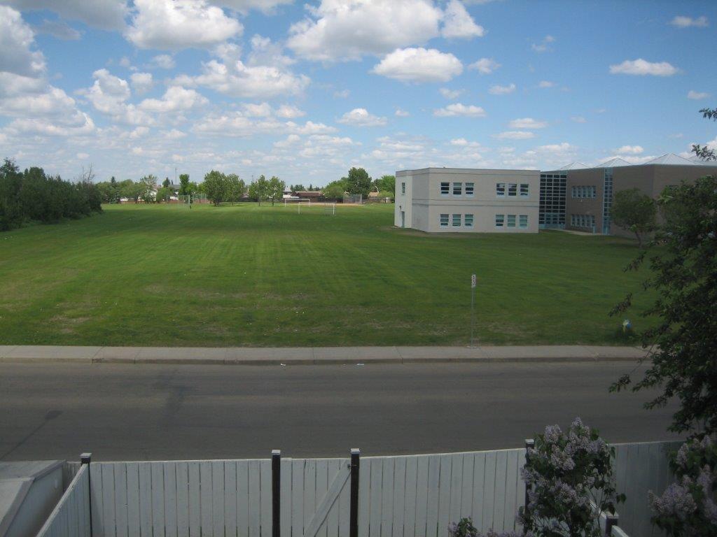 Fully-Renovated 3-Bedroom Family-Friendly Townhome + BONUS Basement Development! - Thumbnail 95