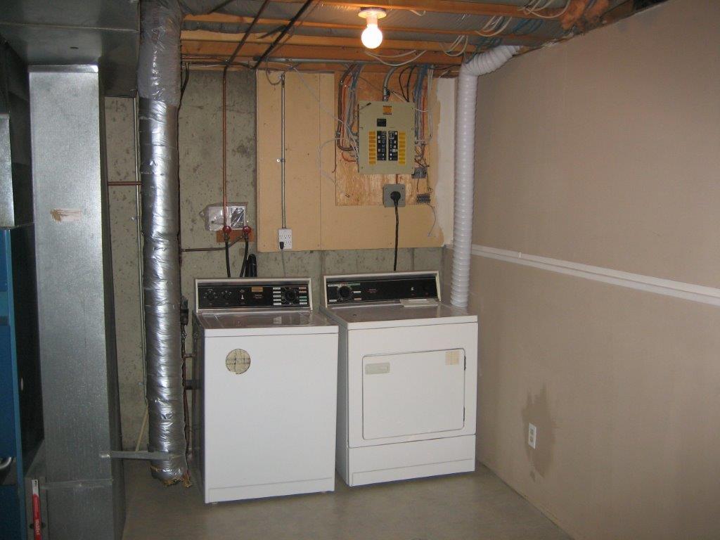 Fully-Renovated 3-Bedroom Family-Friendly Townhome + BONUS Basement Development! - Thumbnail 78