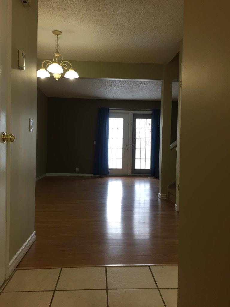 Fully-Renovated 3-Bedroom Family-Friendly Townhome + BONUS Basement Development! - Thumbnail 4
