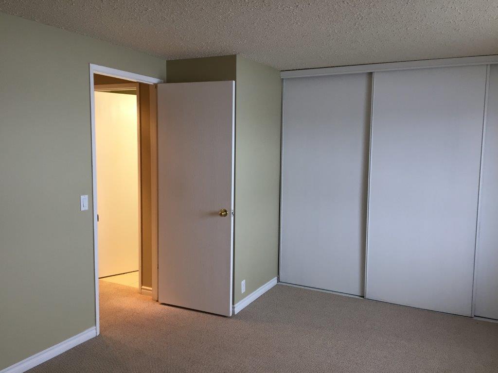 Fully-Renovated 3-Bedroom Family-Friendly Townhome + BONUS Basement Development! - Thumbnail 38