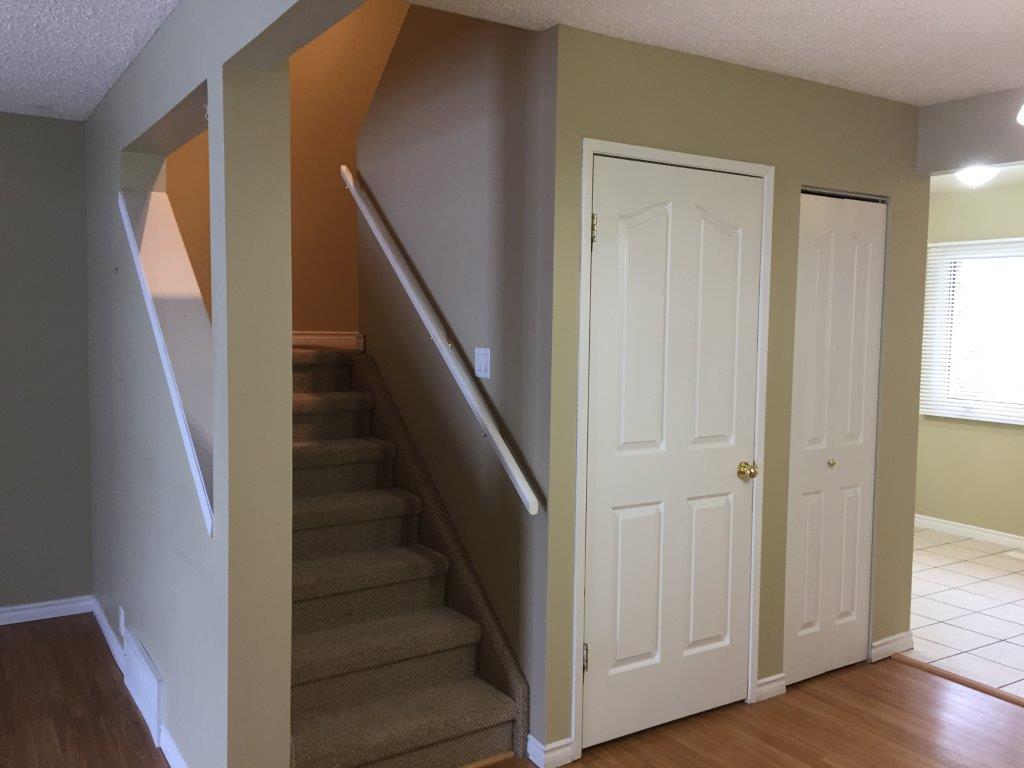 Fully-Renovated 3-Bedroom Family-Friendly Townhome + BONUS Basement Development! - Thumbnail 8