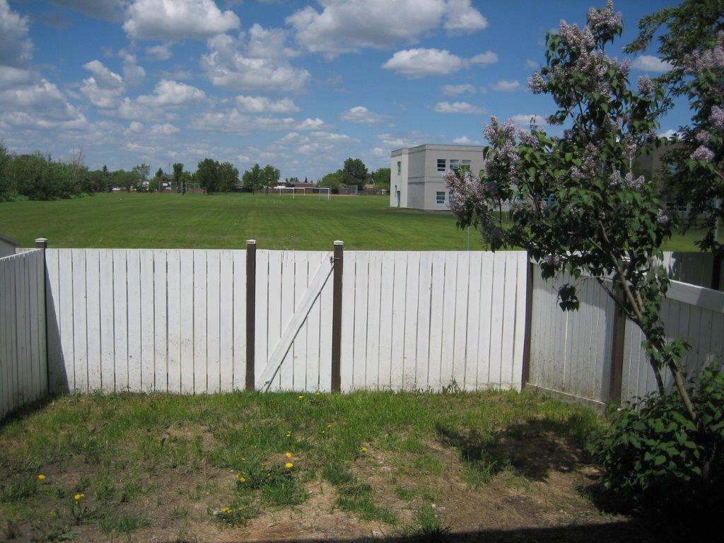 Fully-Renovated 3-Bedroom Family-Friendly Townhome + BONUS Basement Development! - Thumbnail 98