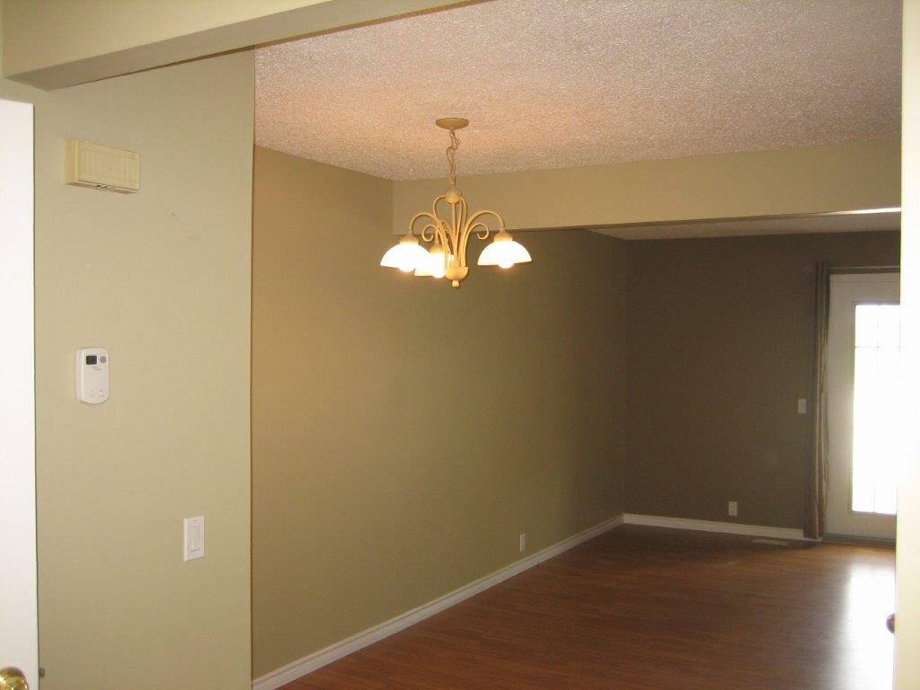 Fully-Renovated 3-Bedroom Family-Friendly Townhome + BONUS Basement Development! - Thumbnail 10