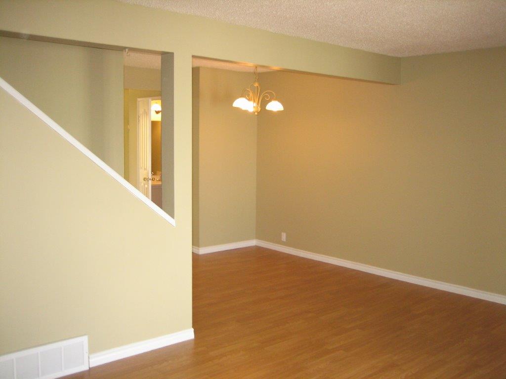 Fully-Renovated 3-Bedroom Family-Friendly Townhome + BONUS Basement Development! - Thumbnail 13