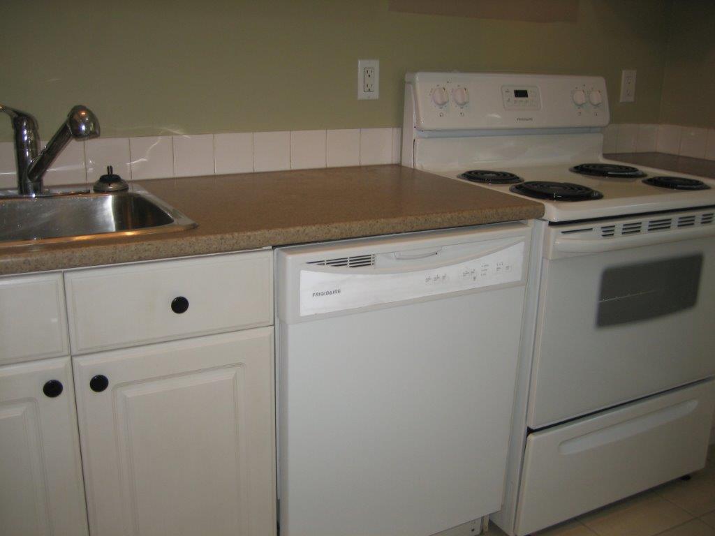 Fully-Renovated 3-Bedroom Family-Friendly Townhome + BONUS Basement Development! - Thumbnail 34
