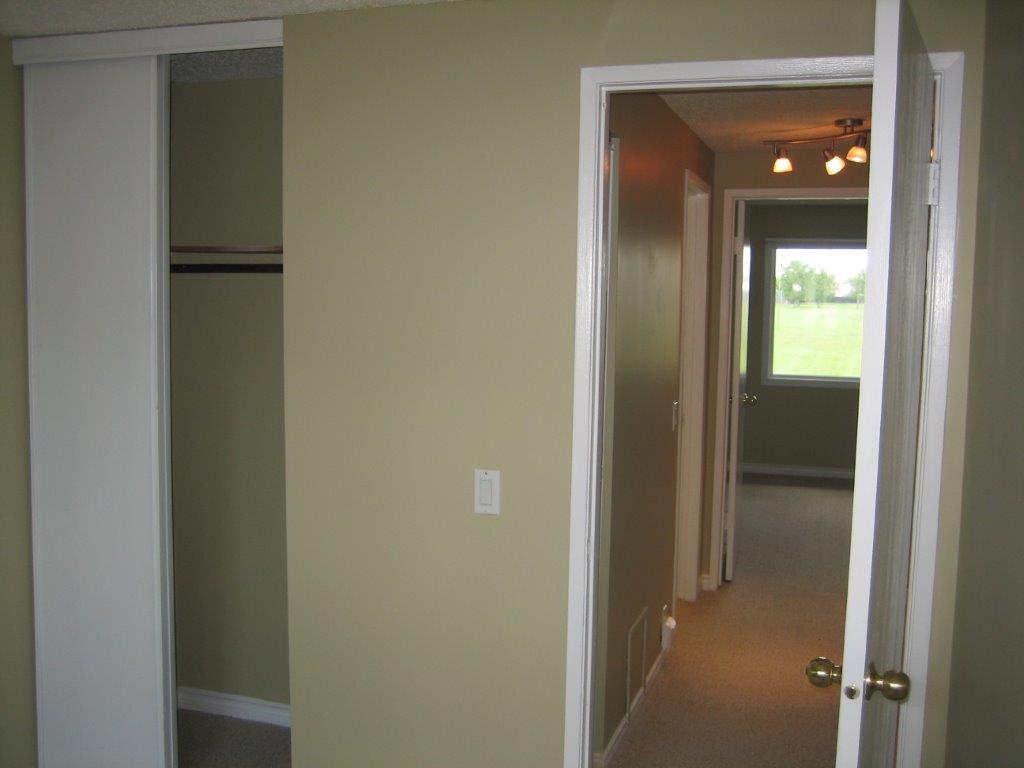 Fully-Renovated 3-Bedroom Family-Friendly Townhome + BONUS Basement Development! - Thumbnail 55