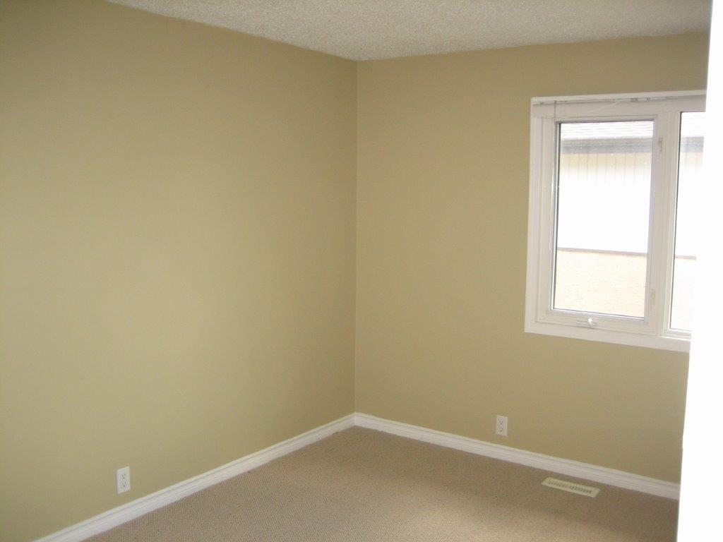 Fully-Renovated 3-Bedroom Family-Friendly Townhome + BONUS Basement Development! - Thumbnail 57