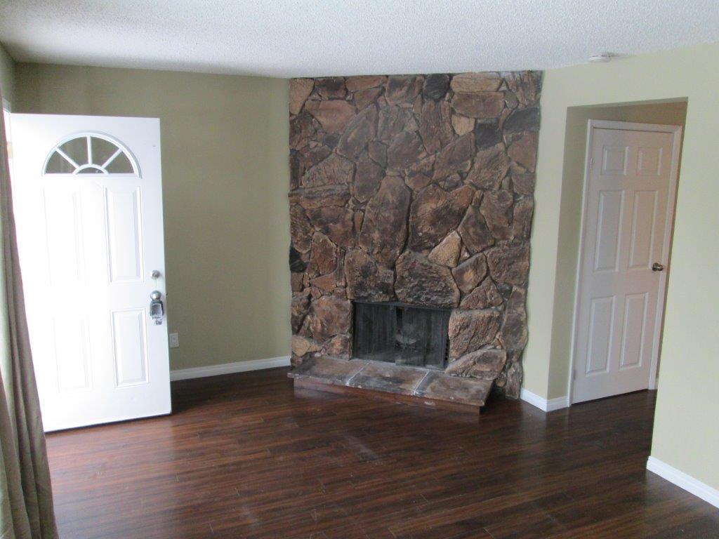 ACT QUICKLY!   >>>   Fully Upgraded 3-Bedroom Townhome, NE Edmonton - Thumbnail 2